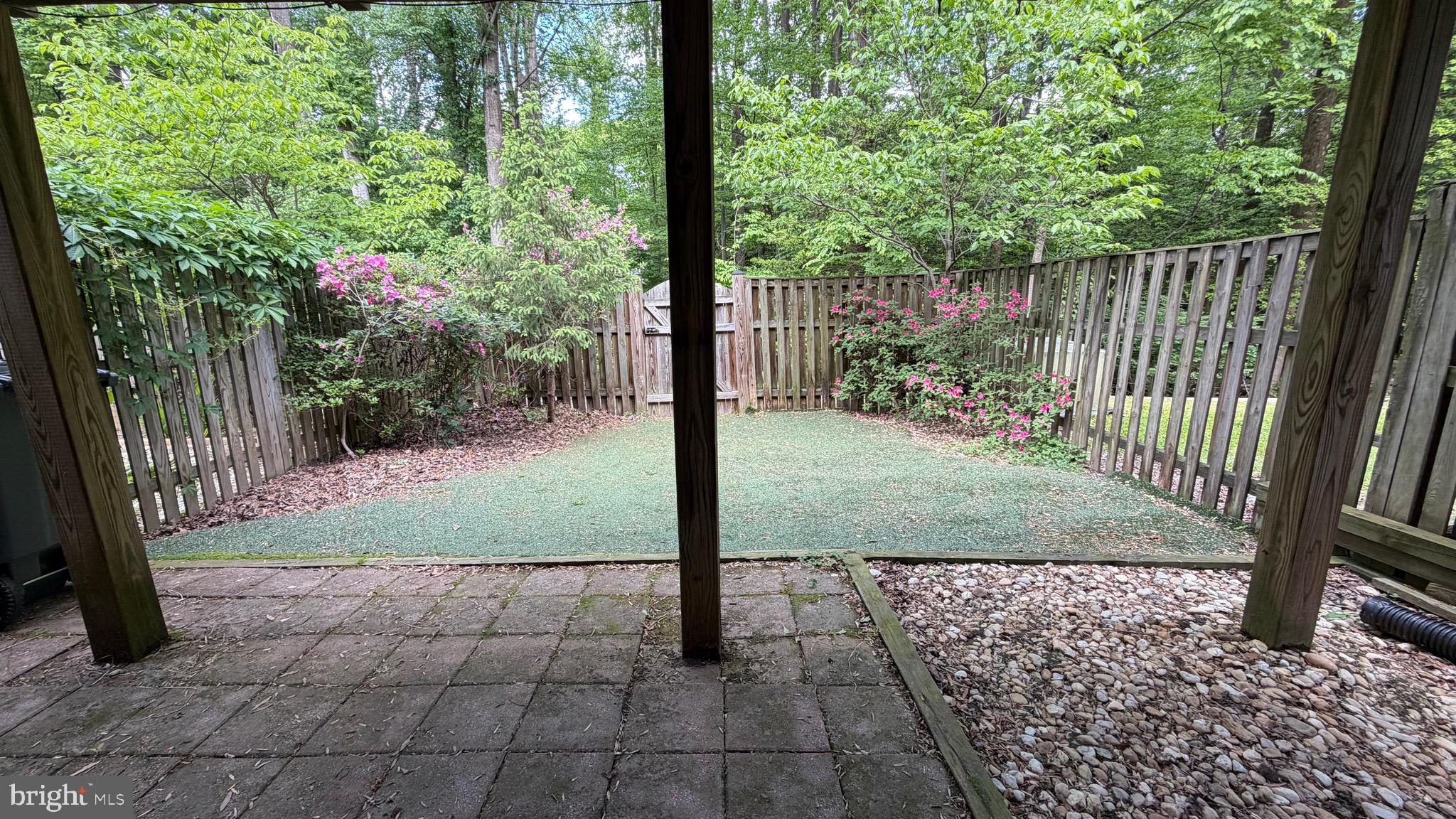 2331 Middle Creek Lane Reston, VA 20191 - Photo 4 of 15 Patio & Turf
