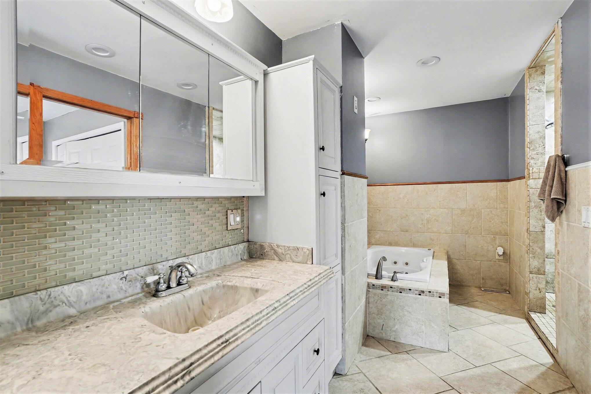 184 East Tyler Road Muskegon, MI 49445 - Photo 13 of 27 018_file_7778