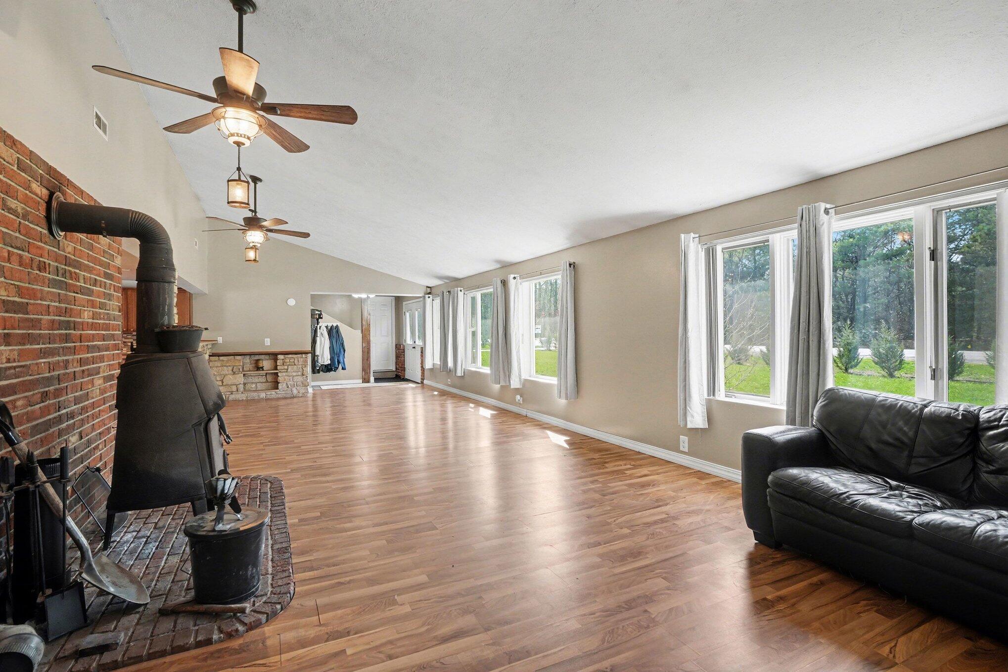 184 East Tyler Road Muskegon, MI 49445 - Photo 5 of 27 009_file_3799