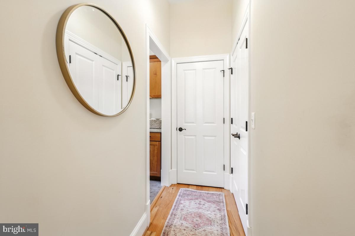 217 Talahi Road Southeast Vienna, VA 22180 - Photo 20 of 63 a view of a livingroom from a hallway