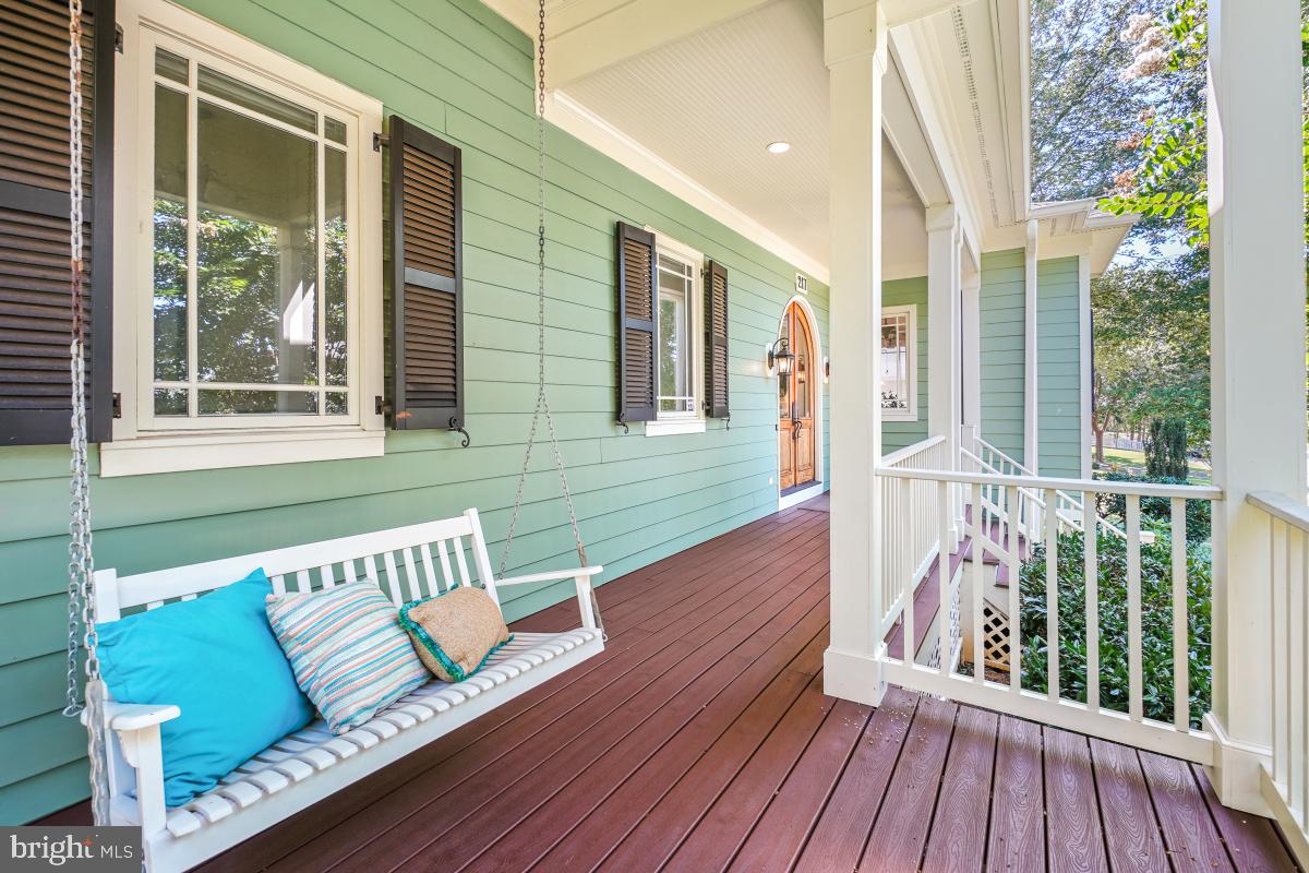 217 Talahi Road Southeast Vienna, VA 22180 - Photo 4 of 63