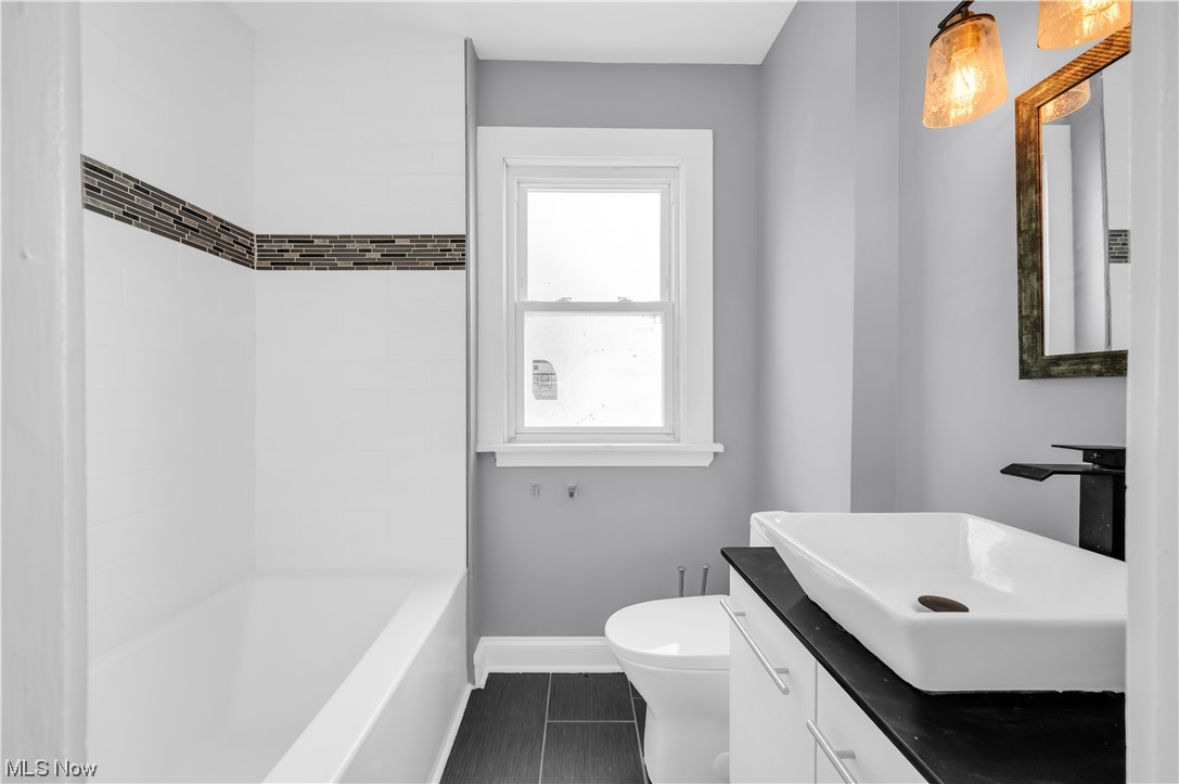 3394 Hartwood Road Cleveland, OH 44112 - Photo 22 of 32
