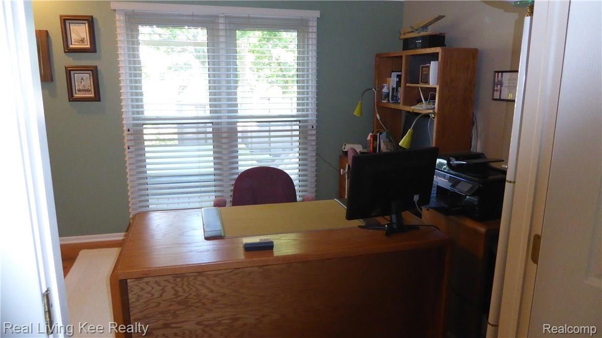1726 Hillcrest Drive Rochester, MI 48306 - Photo 5 of 38 Den.jpg
