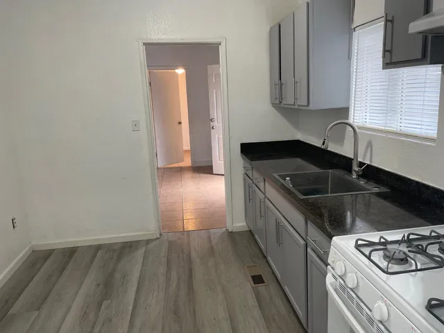 $298,900 | 421 East Elm Street, Lodi, CA 95240