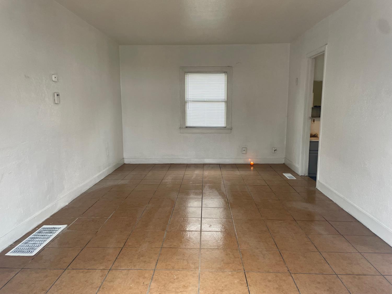 421 East Elm Street Lodi, CA 95240 - Photo 4 of 17