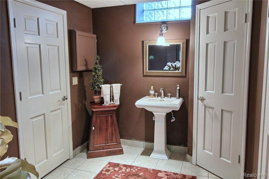 1965 Oak Pointe Drive Rochester, MI 48306 - Photo 36 of 47 Finished_Lower_Level_Bathroom.jpg