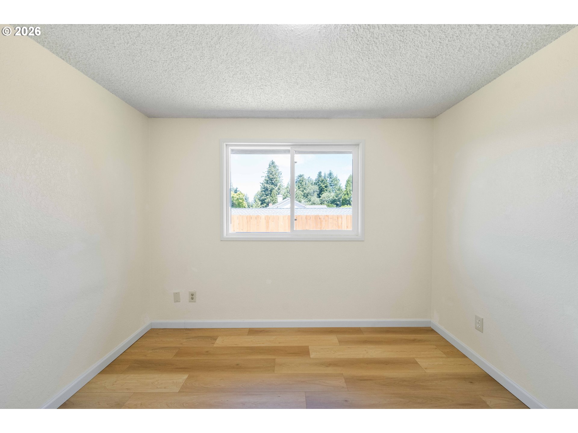 2449 Oak Street North Bend, OR 97459 - Photo 14 of 35