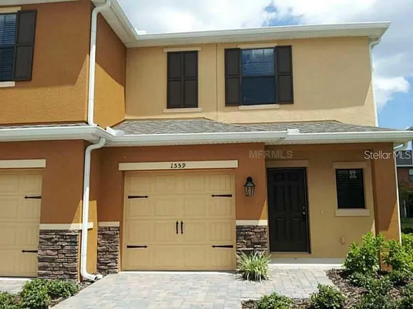 a view of entrance front of the house