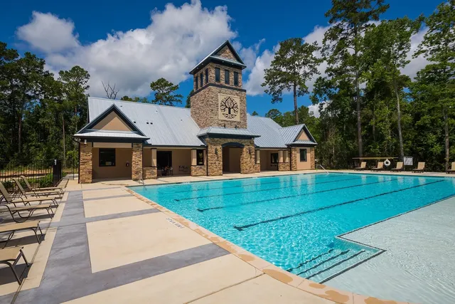 $675,000 | 1215 Tallow Park Lane, Pinehurst, TX 77362