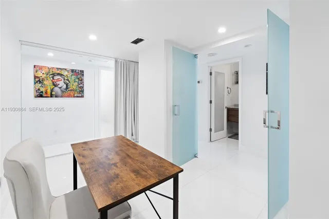 $9,500 | 100 Lincoln Road, Unit 1523, Miami Beach, FL 33139