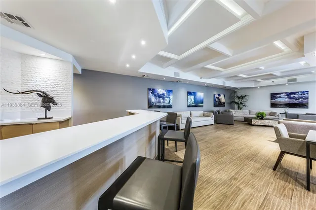 $9,500 | 100 Lincoln Road, Unit 1523, Miami Beach, FL 33139