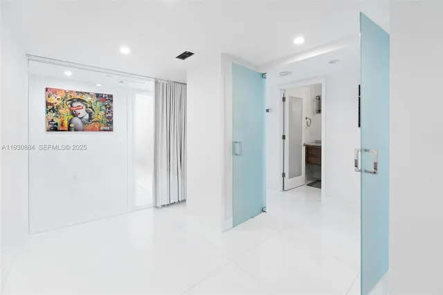 $9,500 | 100 Lincoln Road, Unit 1523, Miami Beach, FL 33139