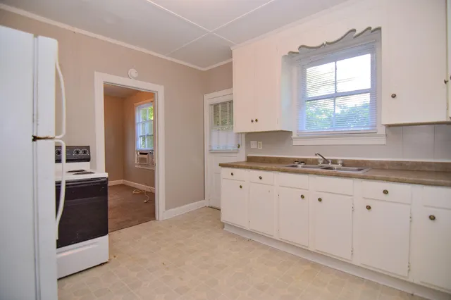 $1,050 | 1822 Redwood Street, North Charleston, SC 29405