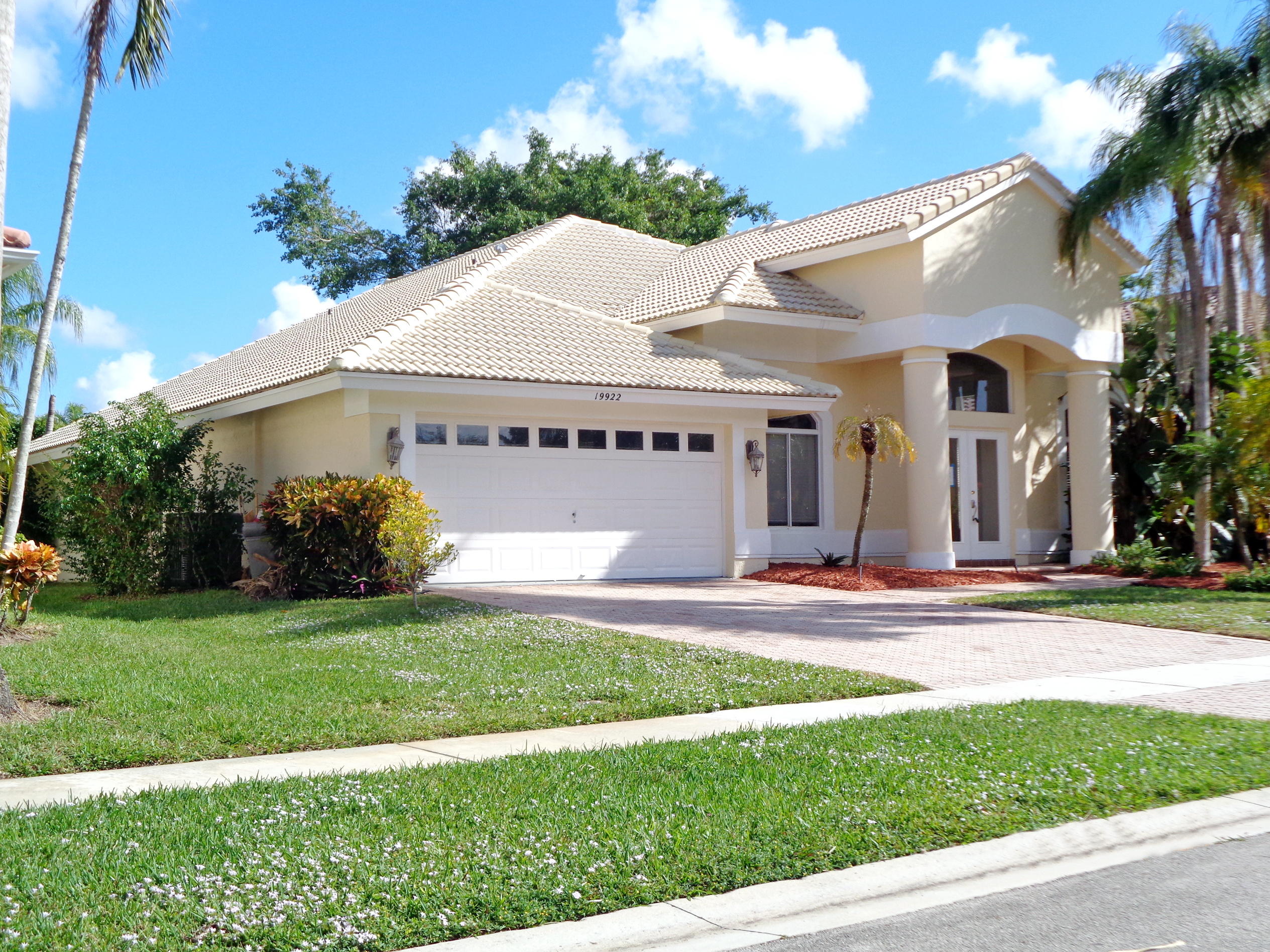 19922 Dinner Key Drive Boca Raton, FL 33498 - Photo 2 of 32 DSC00655