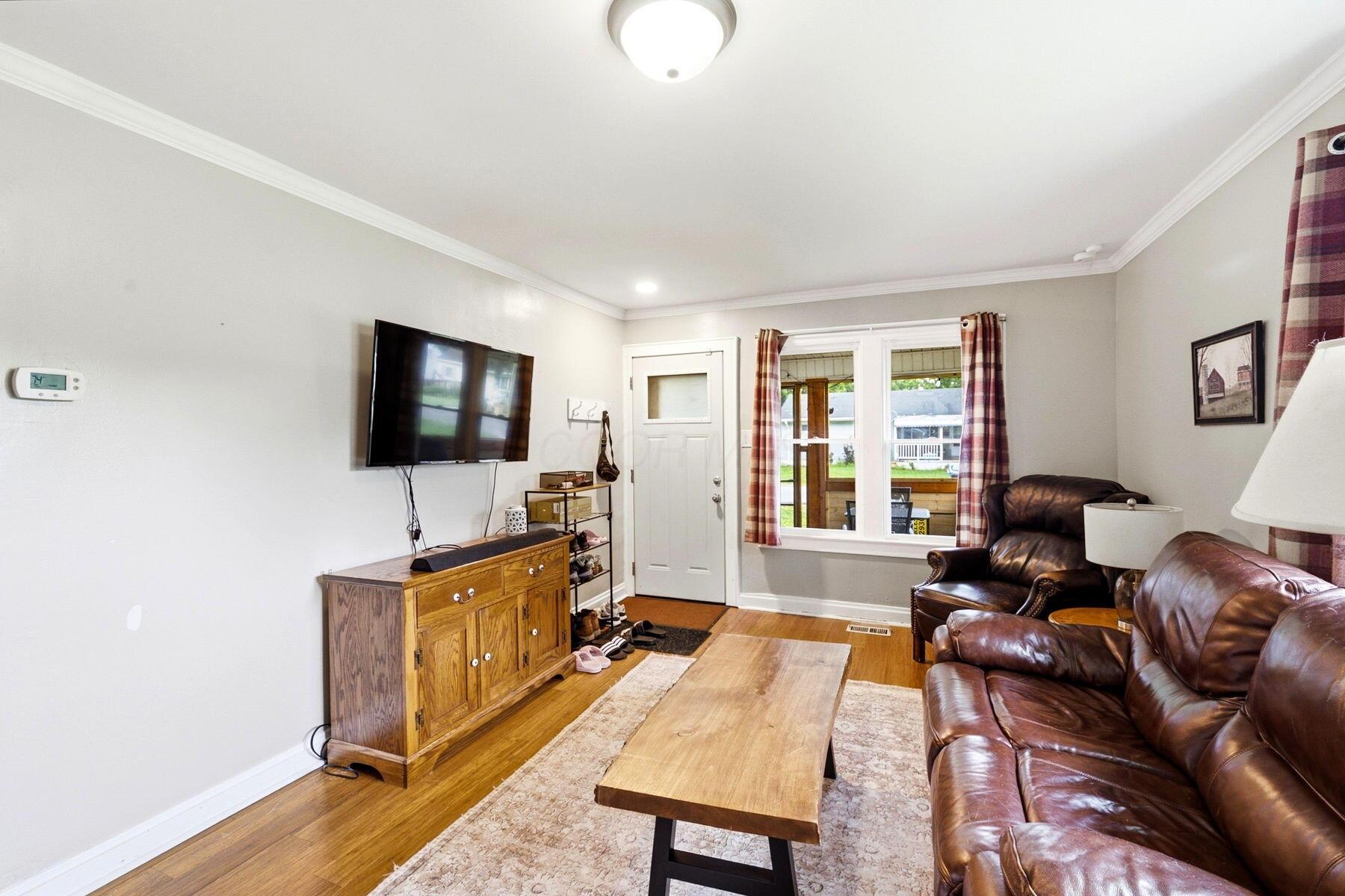 2097 Lehner Road Columbus, OH 43224 - Photo 27 of 48 living room