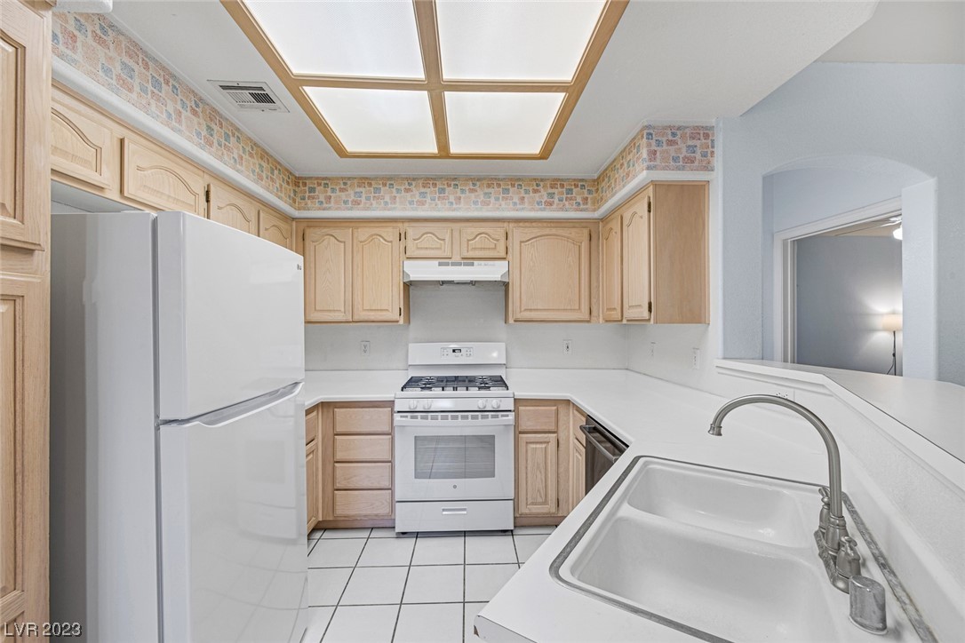 3320 South Fort Apache Road, Unit 121 Las Vegas, NV 89117 - Photo 5 of 26