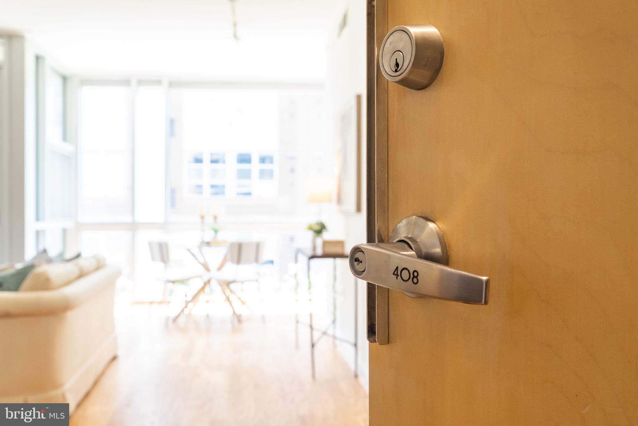 1300 13th Street Northwest, Unit 408 Washington, DC 20005 - Photo 12 of 47 a bathroom with a bathtub