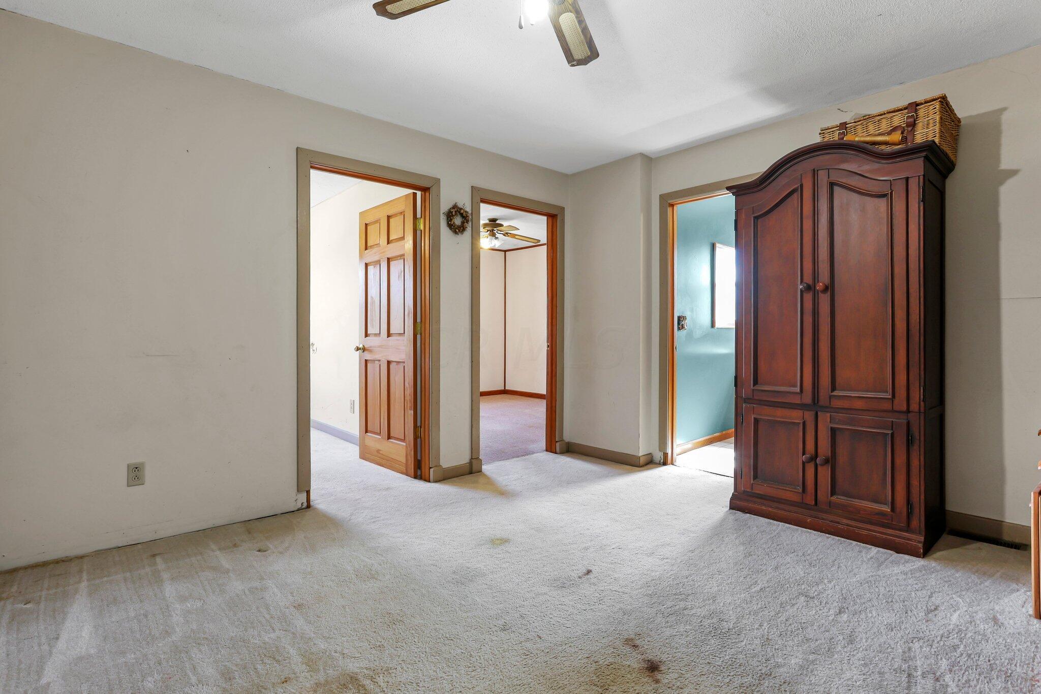 5225 Deeds Road Southwest Pataskala, OH 43062 - Photo 22 of 43 2nd level hall