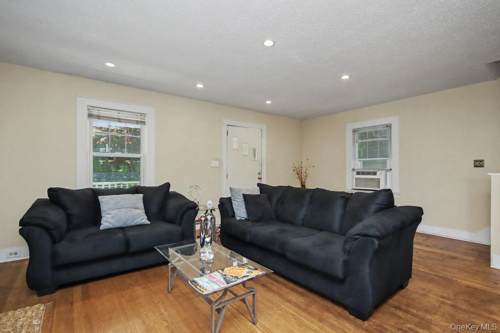280 West Post Road White Plains, NY 10606 - Photo 4 of 21 Virtually staged, clutter has been removed.