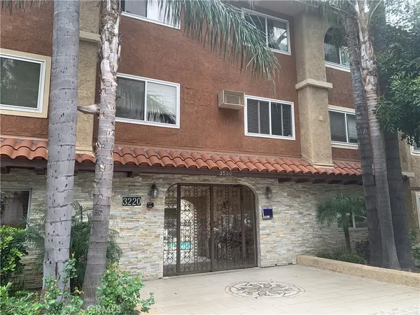 $2,100 | 3220 Altura, Unit 213, La Crescenta, CA 91214