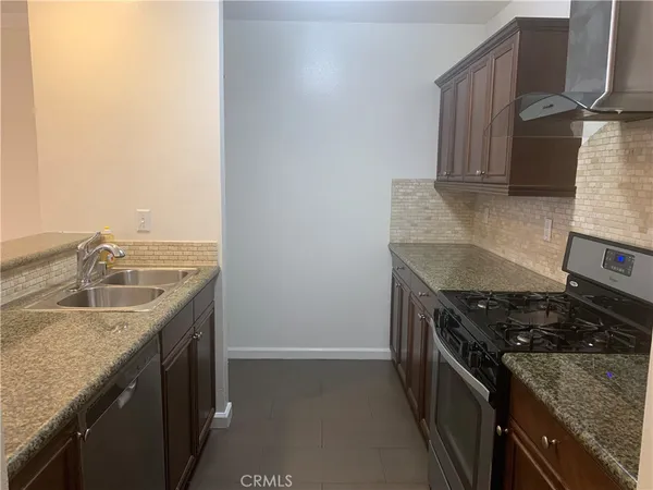$2,100 | 3220 Altura, Unit 213, La Crescenta, CA 91214