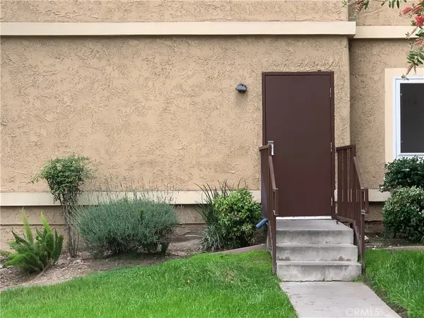 $2,100 | 3220 Altura, Unit 213, La Crescenta, CA 91214