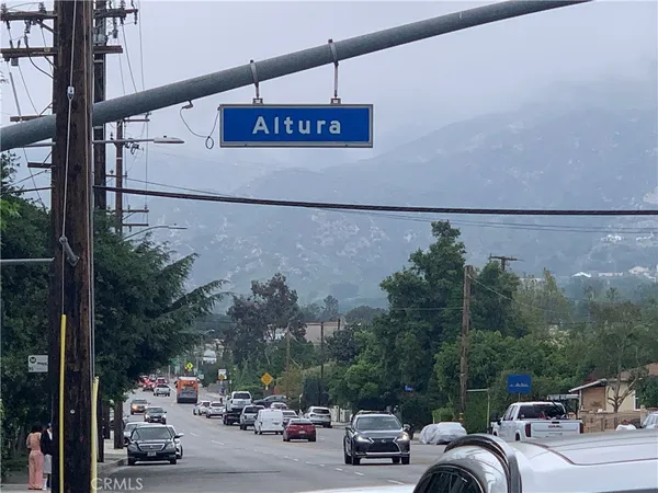 $2,100 | 3220 Altura, Unit 213, La Crescenta, CA 91214