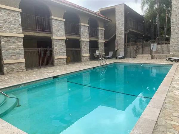 $2,100 | 3220 Altura, Unit 213, La Crescenta, CA 91214