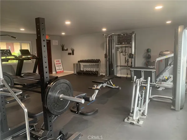 $2,100 | 3220 Altura, Unit 213, La Crescenta, CA 91214