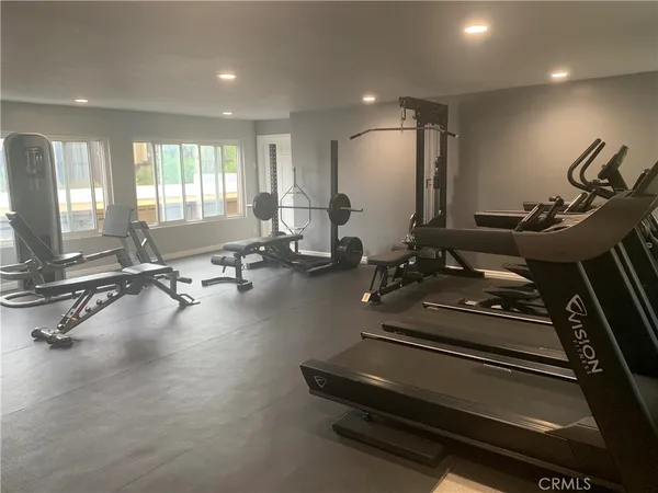 $2,100 | 3220 Altura, Unit 213, La Crescenta, CA 91214