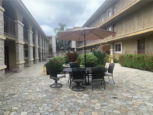 $2,100 | 3220 Altura, Unit 213, La Crescenta, CA 91214