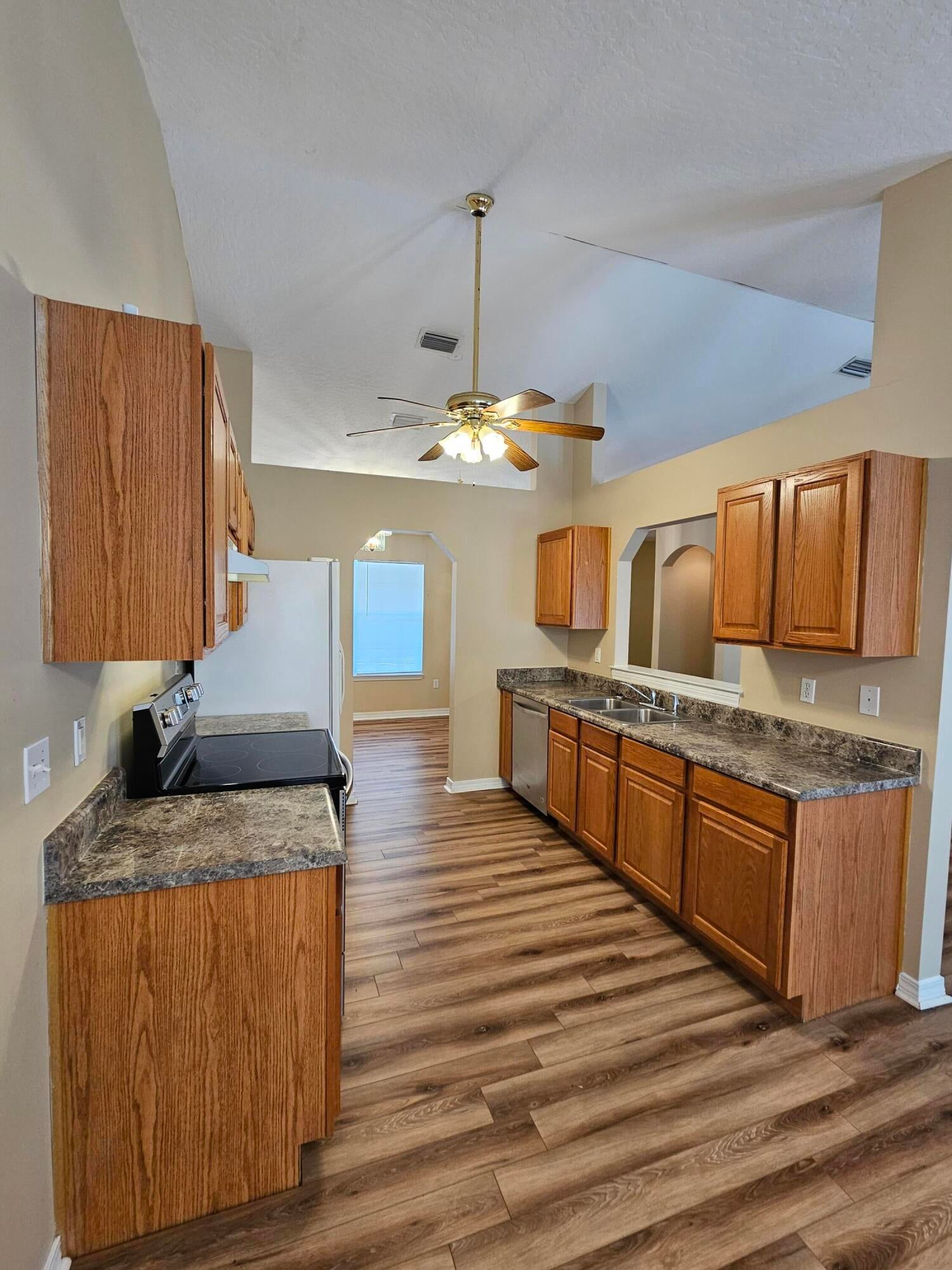 8409 Rynes Circle Navarre, FL 32566 - Photo 13 of 31 Gallery Image 13