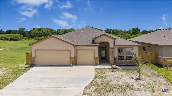 $419,900 | 2200 East Red River Street, Victoria, TX 77901