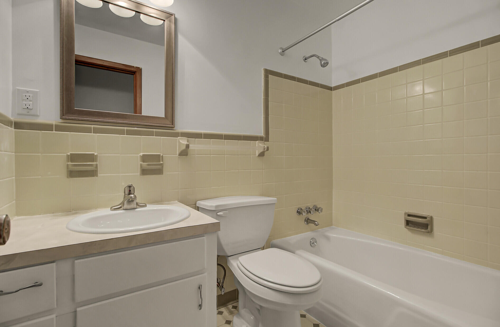 6024 Rembert Drive Hanahan, SC 29410 - Photo 23 of 34 23_23_mls