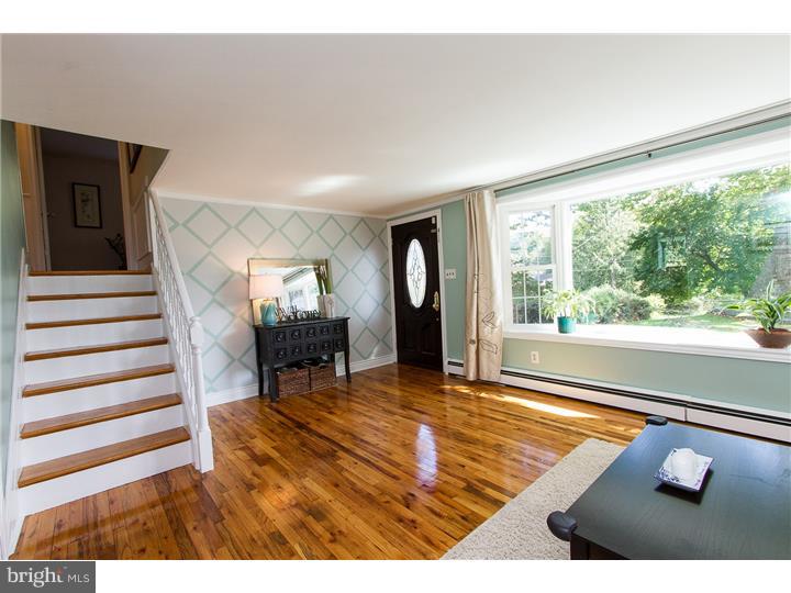 498 Northbrook Road West Chester, PA 19382 - Photo 5 of 25 Living Room