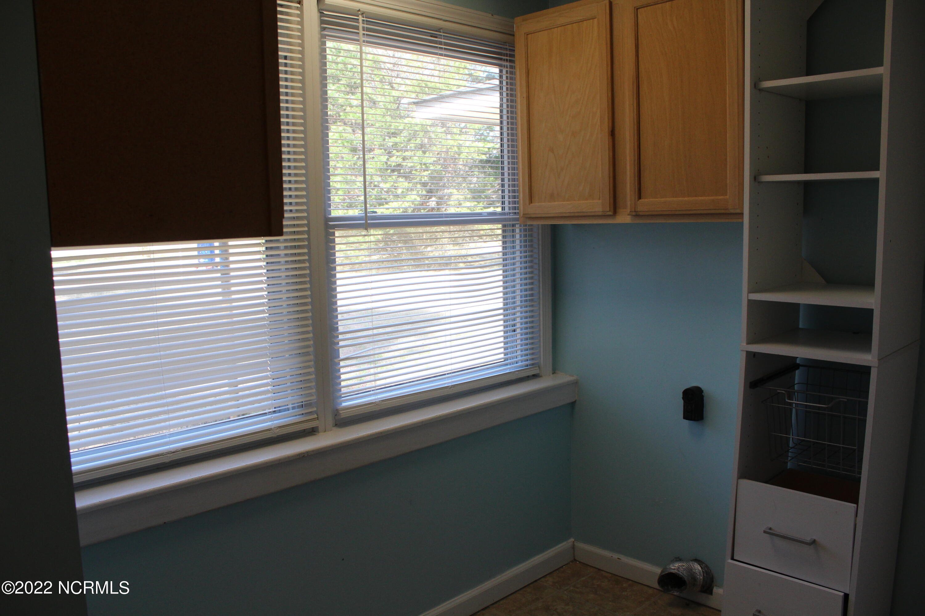 1098 Lake Road Newport, NC 28570 - Photo 25 of 52 Laundry Room View 4