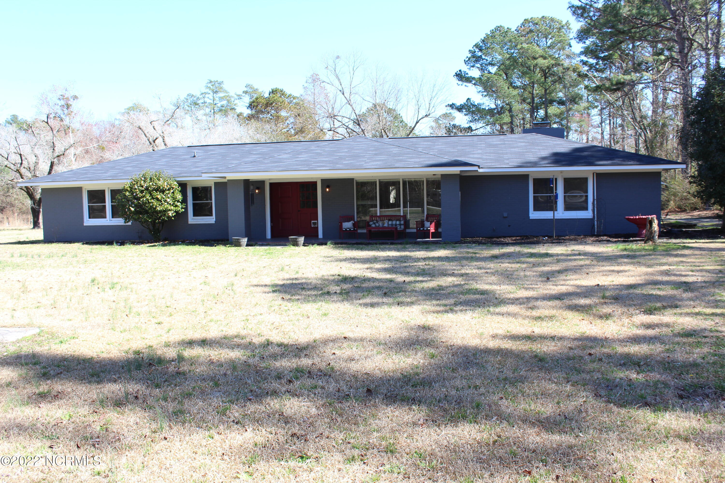 1098 Lake Road Newport, NC 28570 - Photo 50 of 52 Front of House