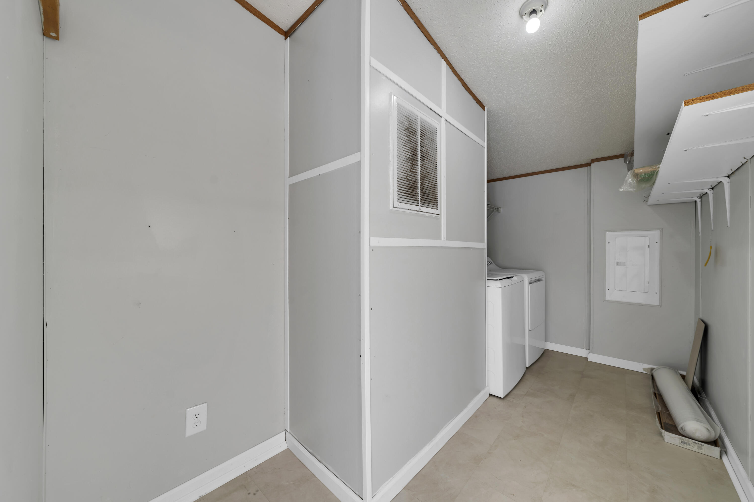 369 Smith Road Bassett, VA 24055 - Photo 15 of 32 15-MIB05328