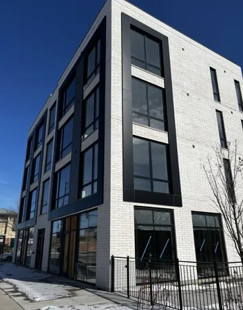 $3,350 | 1320 South Ashland Avenue, Unit 201, Chicago, IL 60608