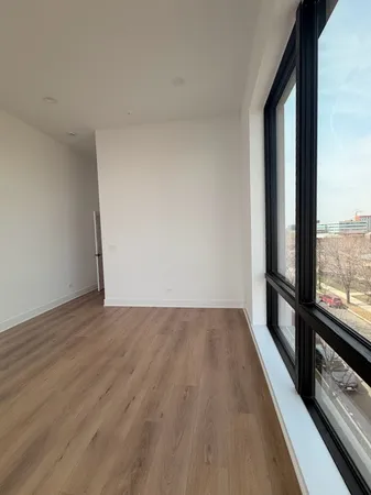 $3,350 | 1320 South Ashland Avenue, Unit 201, Chicago, IL 60608