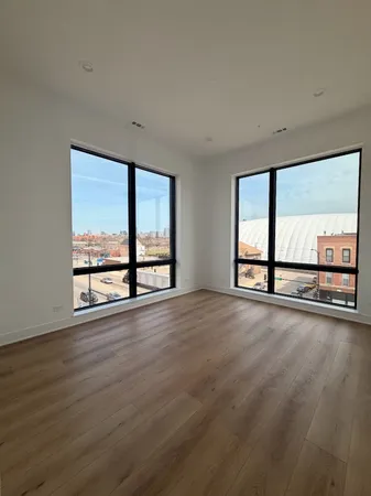 $3,350 | 1320 South Ashland Avenue, Unit 201, Chicago, IL 60608