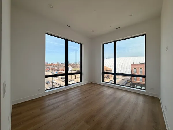 $3,350 | 1320 South Ashland Avenue, Unit 201, Chicago, IL 60608