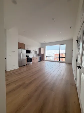 $3,350 | 1320 South Ashland Avenue, Unit 201, Chicago, IL 60608