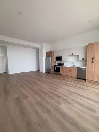 $3,350 | 1320 South Ashland Avenue, Unit 201, Chicago, IL 60608