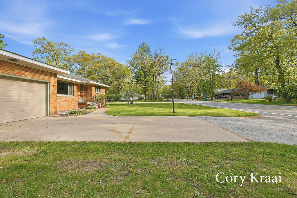 205 South Buys Road Muskegon, MI 49445 - Photo 31 of 44 Drive