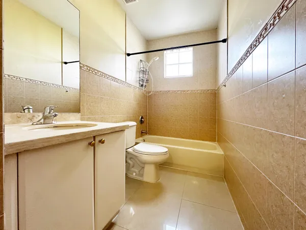 $3,000 | 15603 Southwest 41st Street, Unit 196, Miramar, FL 33027