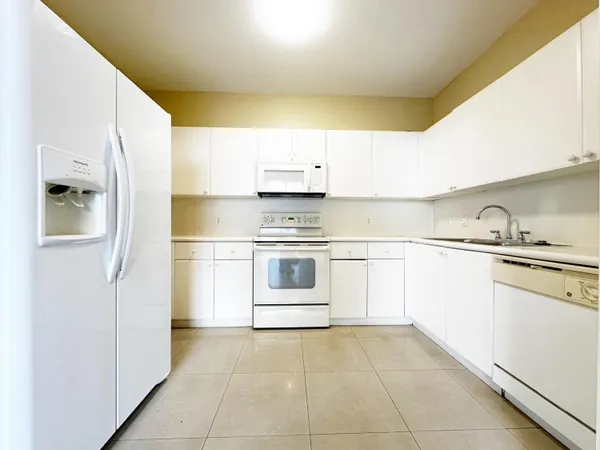 $3,000 | 15603 Southwest 41st Street, Unit 196, Miramar, FL 33027