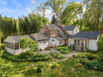 $1,375,000 | 101 Upper North Highland Place, Croton-on-Hudson, NY 10520
