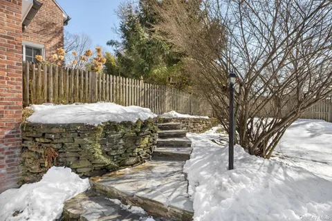 $1,375,000 | 101 Upper North Highland Place, Croton-on-Hudson, NY 10520