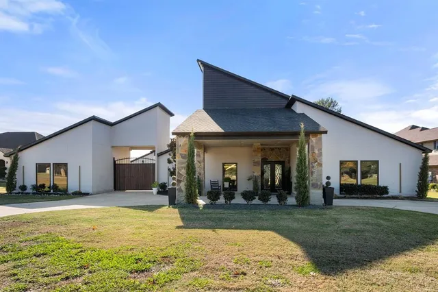 a view of a house with a outdoor space